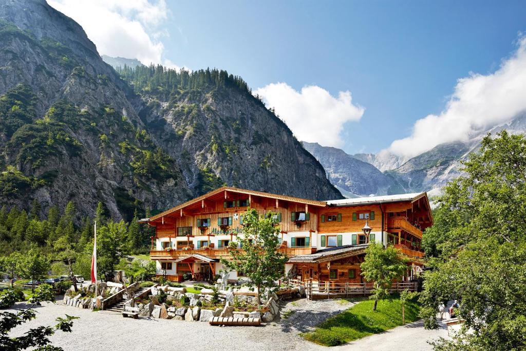 Gramai Alm Alpengenuss & Hotel 4*